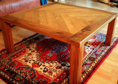 Table basse en chevron